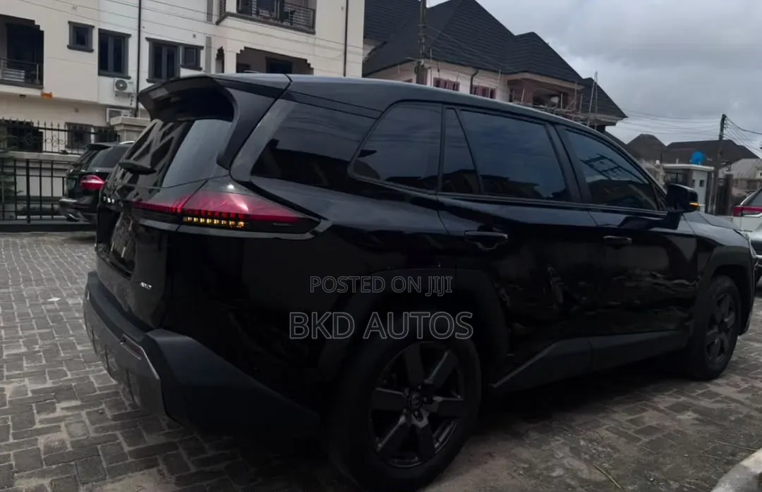 Toyota RAV4 SE 2026 Black