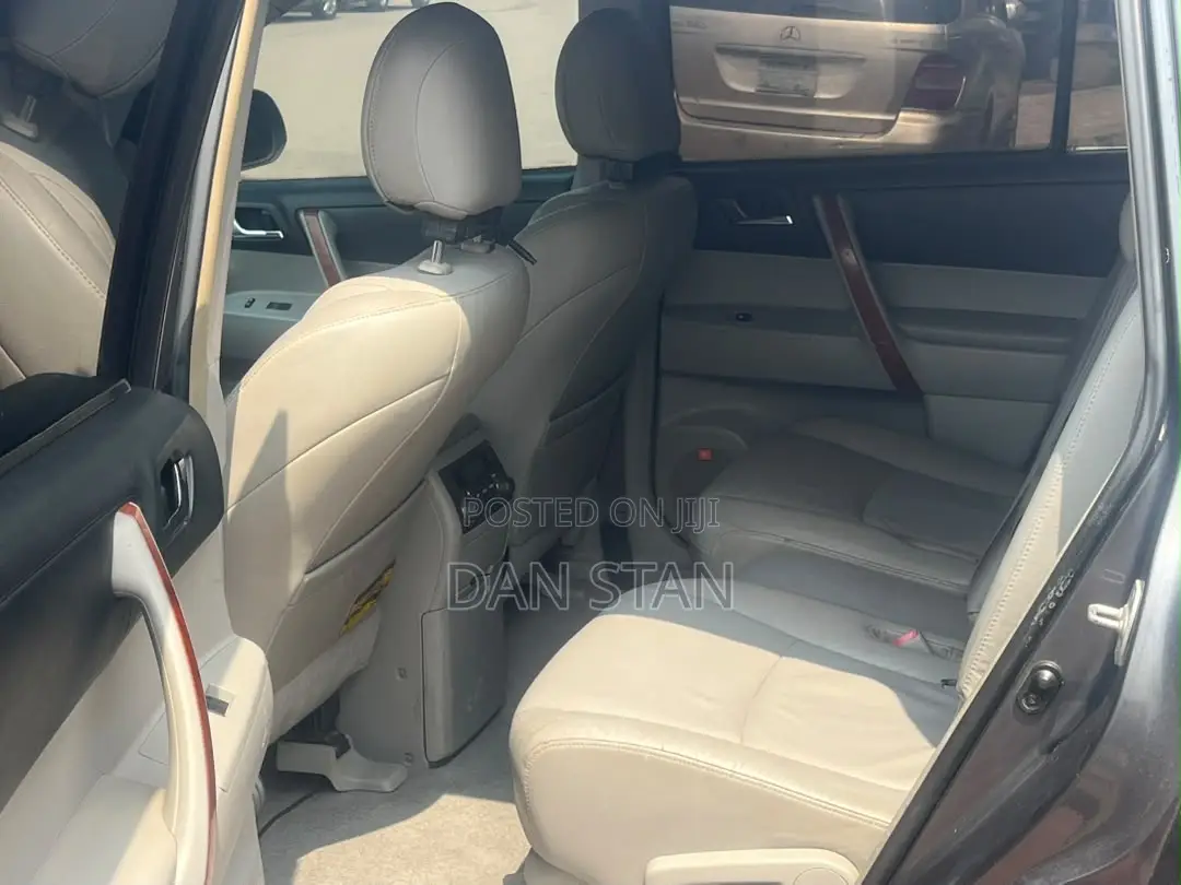 Toyota Highlander 2010 Gray