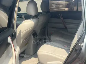 Toyota Highlander 2010 Gray