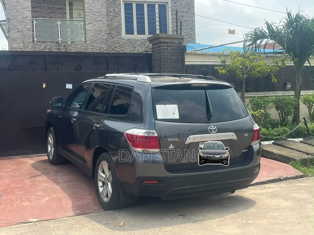 Toyota Highlander 2010 Gray