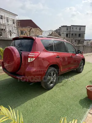 Toyota RAV4 2.5 2011 Red