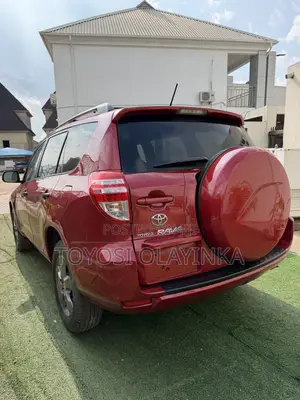 Toyota RAV4 2.5 2011 Red