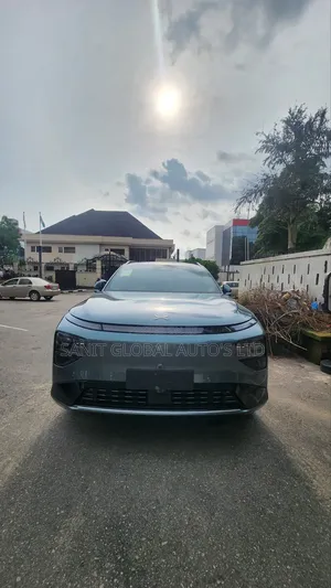 New XPeng G9 2025 Blue
