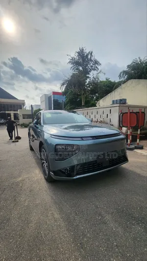 New XPeng G9 2025 Blue