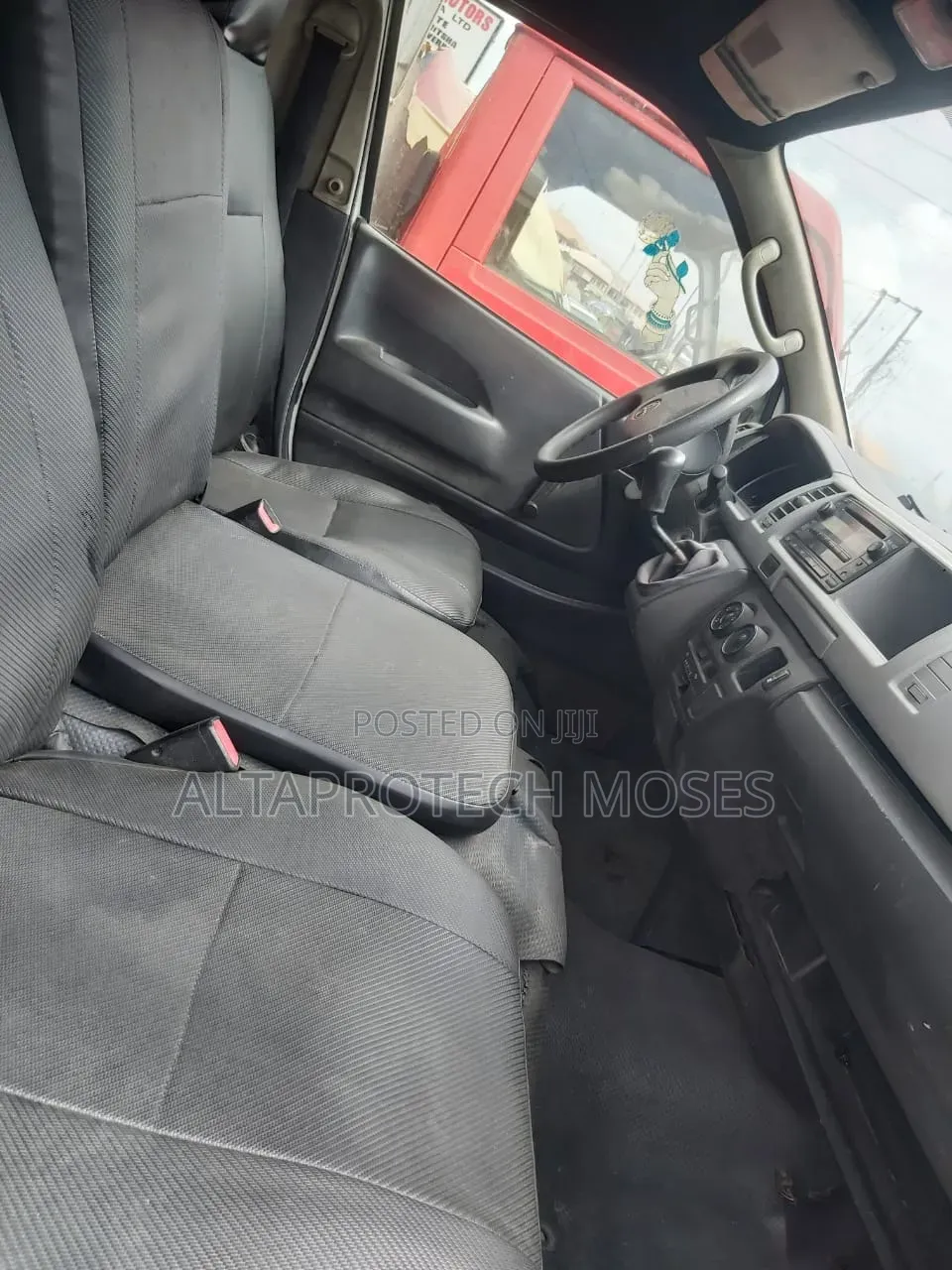 Toyota HiAce 2016 White