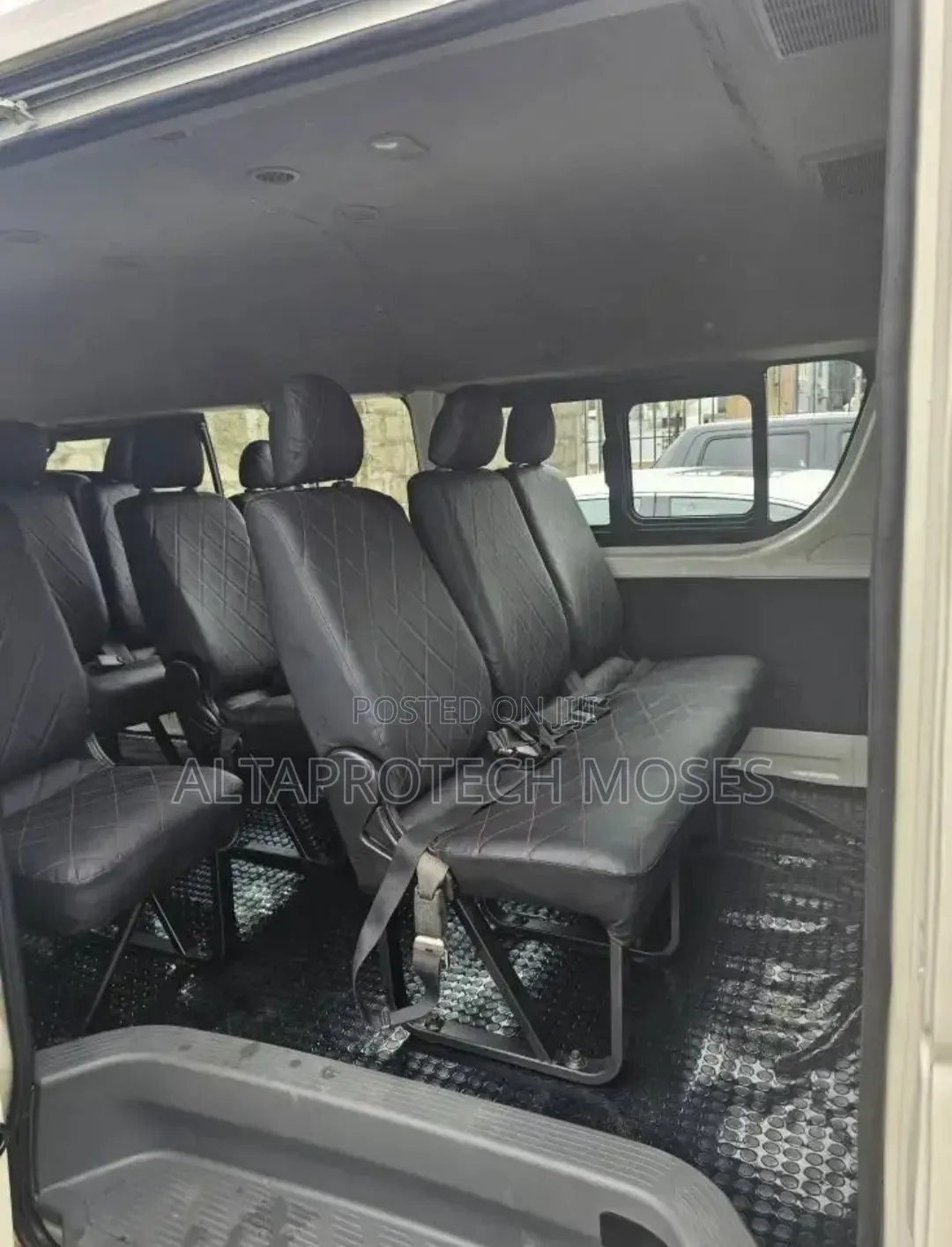 Toyota HiAce 2016 White