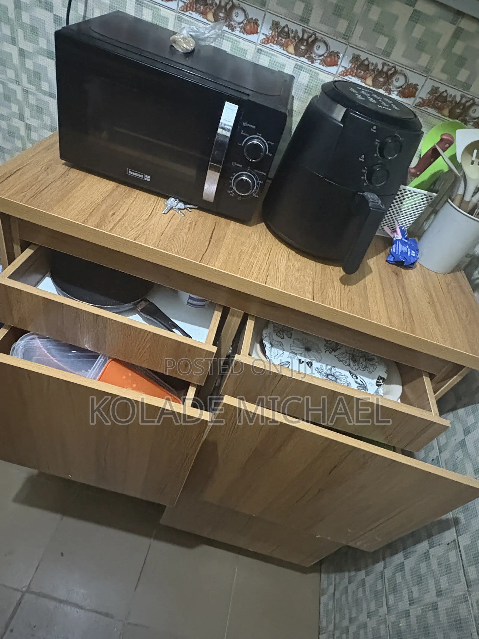 Kitchen Cupboard/Cabinet