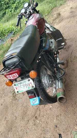 Bajaj Boxer 100 2018 Red