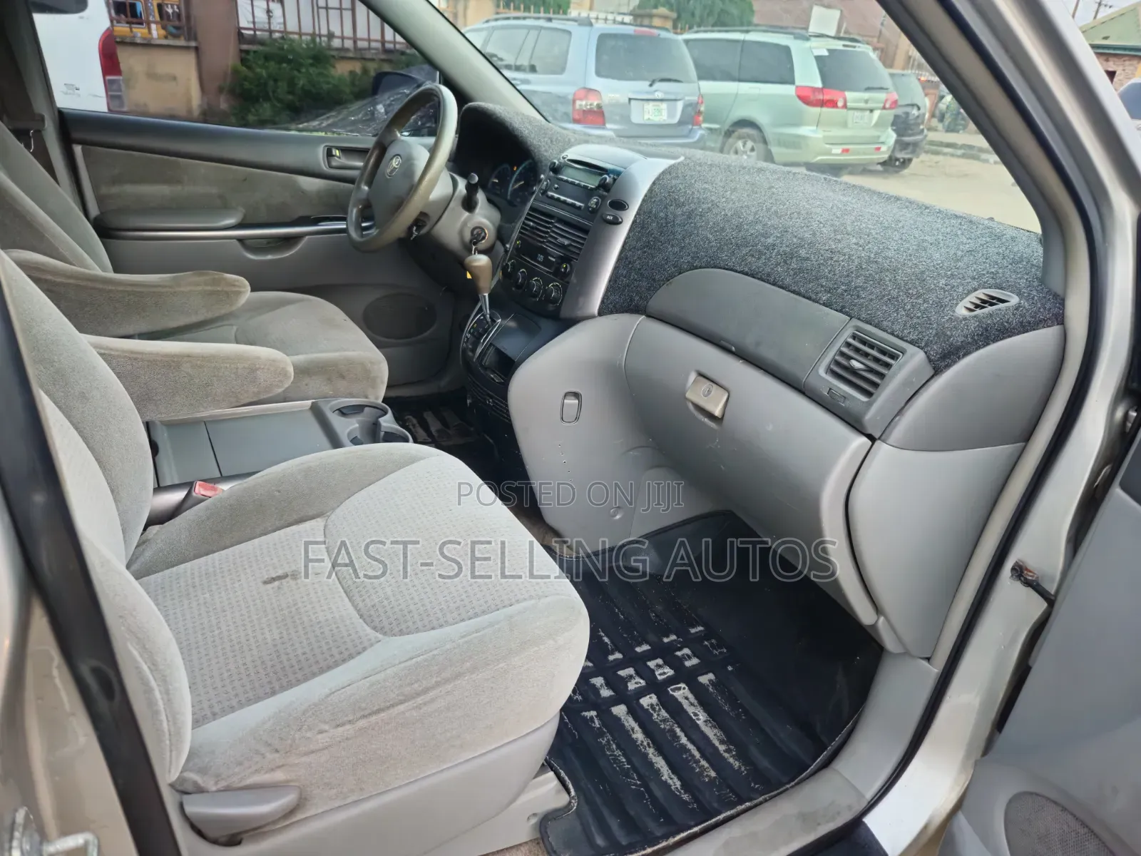 Toyota Sienna 2009 Silver