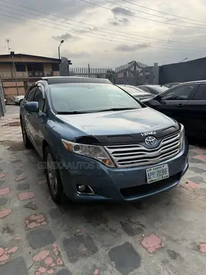 Toyota Venza XLE 2010 Blue