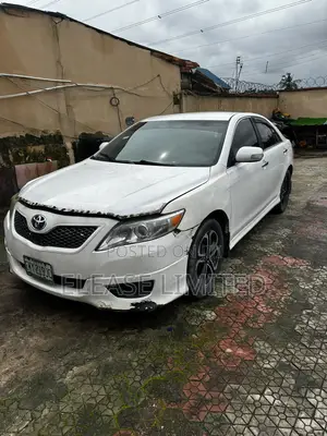 Toyota Camry XLE 4dr Sedan (2.5L 4cyl 6AM) 2010 White