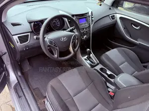 Hyundai Elantra SE 4dr Sedan (1.8L 4cyl 6A) 2015 Gray