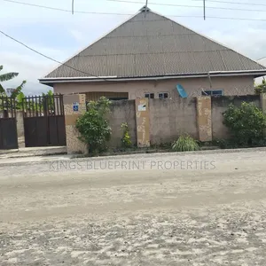 3bdrm Bungalow in Oteri, Warri for sale