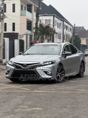 Toyota Camry XSE FWD 2020 Silver