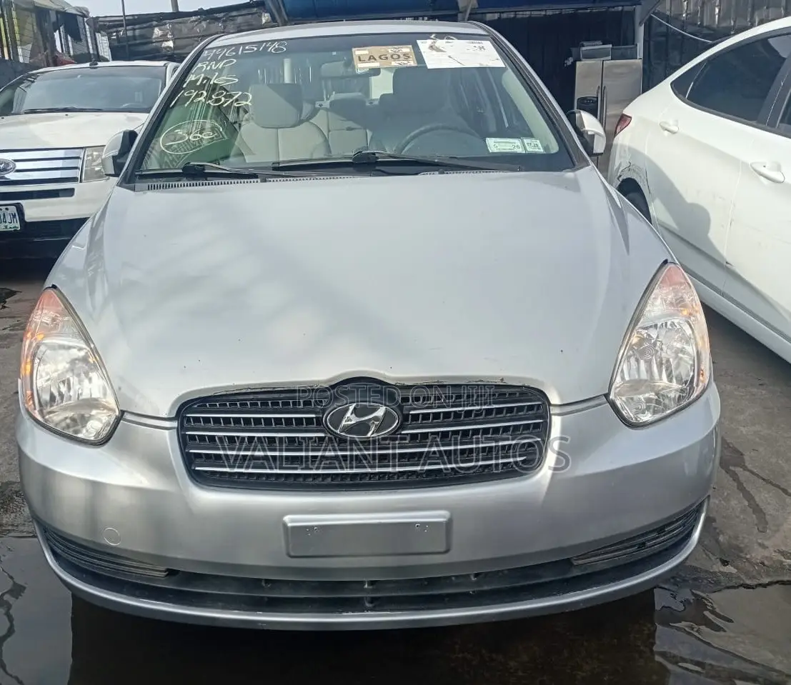 Hyundai Accent 2009 Silver