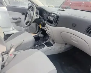 Hyundai Accent 2009 Silver