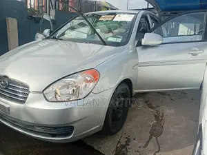 Hyundai Accent 2009 Silver