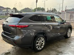 Toyota Highlander Limited AWD 2020 Gray