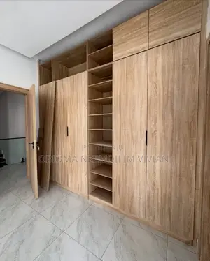 4bdrm Duplex in Chevron for rent