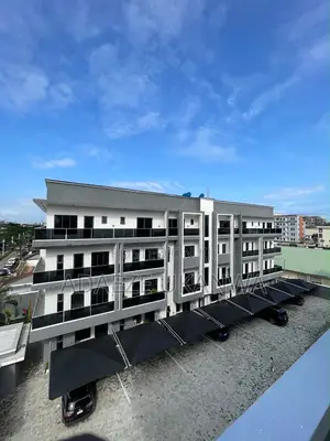 3bdrm Penthouse in Victoria Island Extension for sale