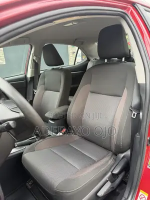 Toyota Corolla LE (1.8L 4cyl 2A) 2018 Red