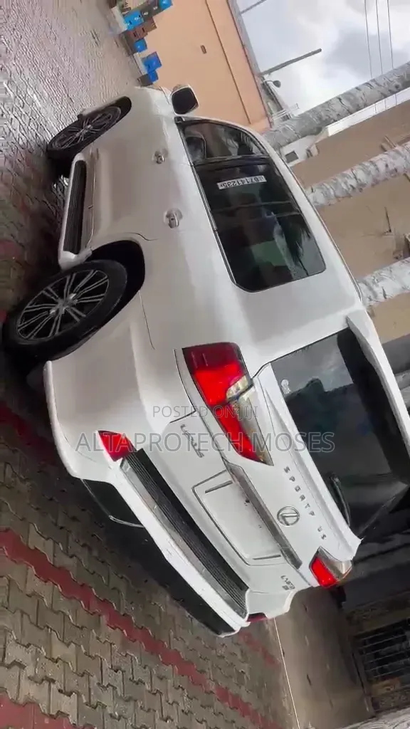 Lexus LX 570 2012 White