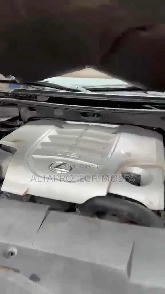 Lexus LX 570 2012 White