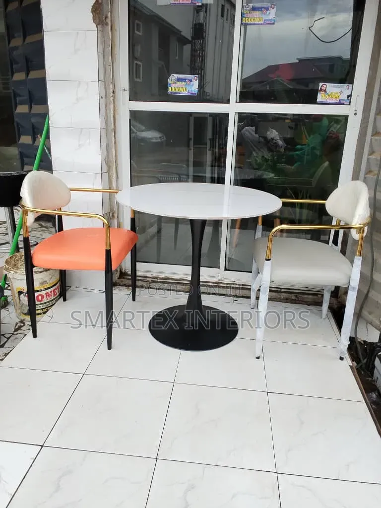 Imported Quality Marble Top Round Table With Chairs