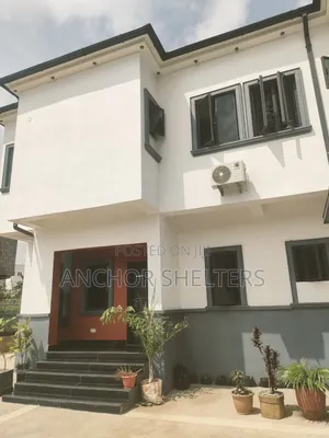 4bdrm Duplex in Marine Estate Life for sale