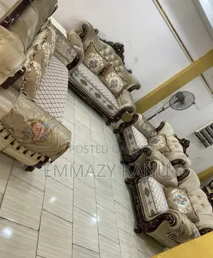 Brand New Luxury Classic Royal Sofa Set (7 Seater) With Center Table
