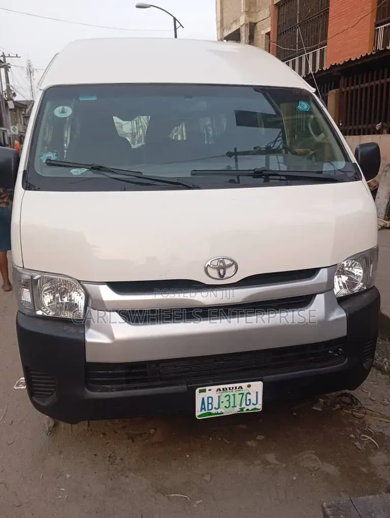Toyota HiAce 2013 White