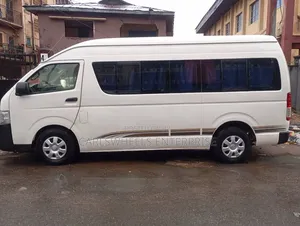 Toyota HiAce 2013 White