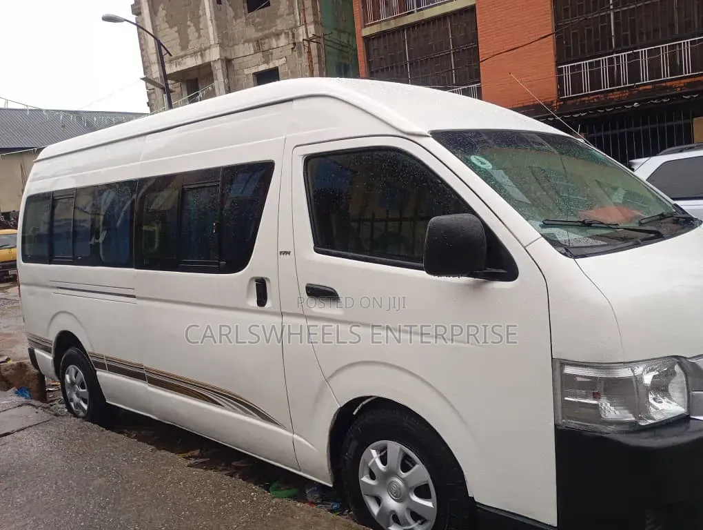 Toyota HiAce 2013 White