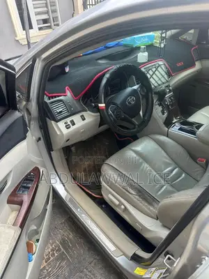 Toyota Venza V6 2010 Silver