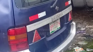Nissan Serena 2000 Blue