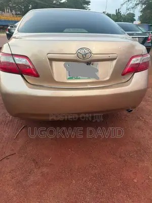 Toyota Camry 2010 Gold