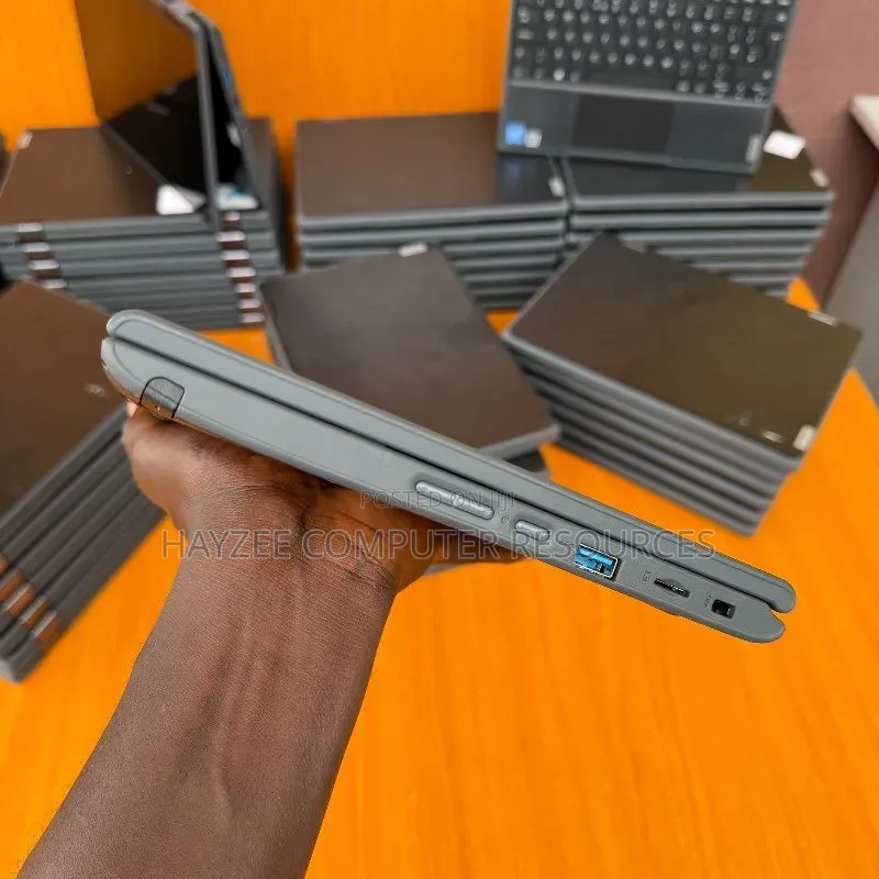 Laptop Lenovo 300e 4GB Intel Celeron SSD 128GB