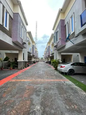 4bdrm Townhouse / Terrace in Lekki Phase 2 for rent