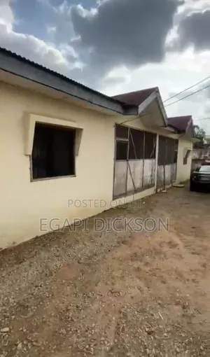 8bdrm Bungalow in Not An Estate, Kubwa for sale