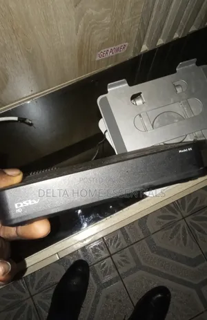 Clean DStv HD Decoder (Model 8S) + Satellite Dish Complete Set