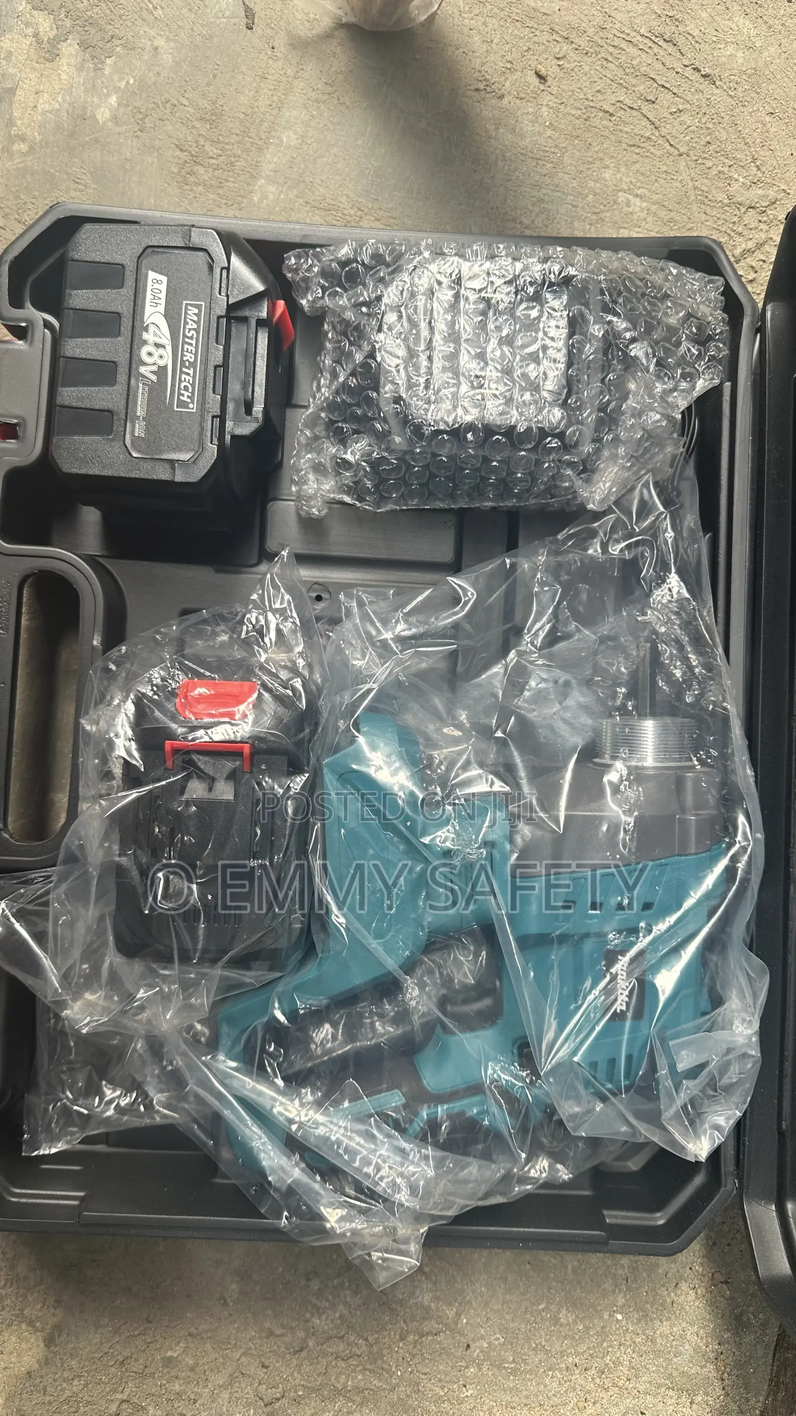 Cordless Vibrator With Hose