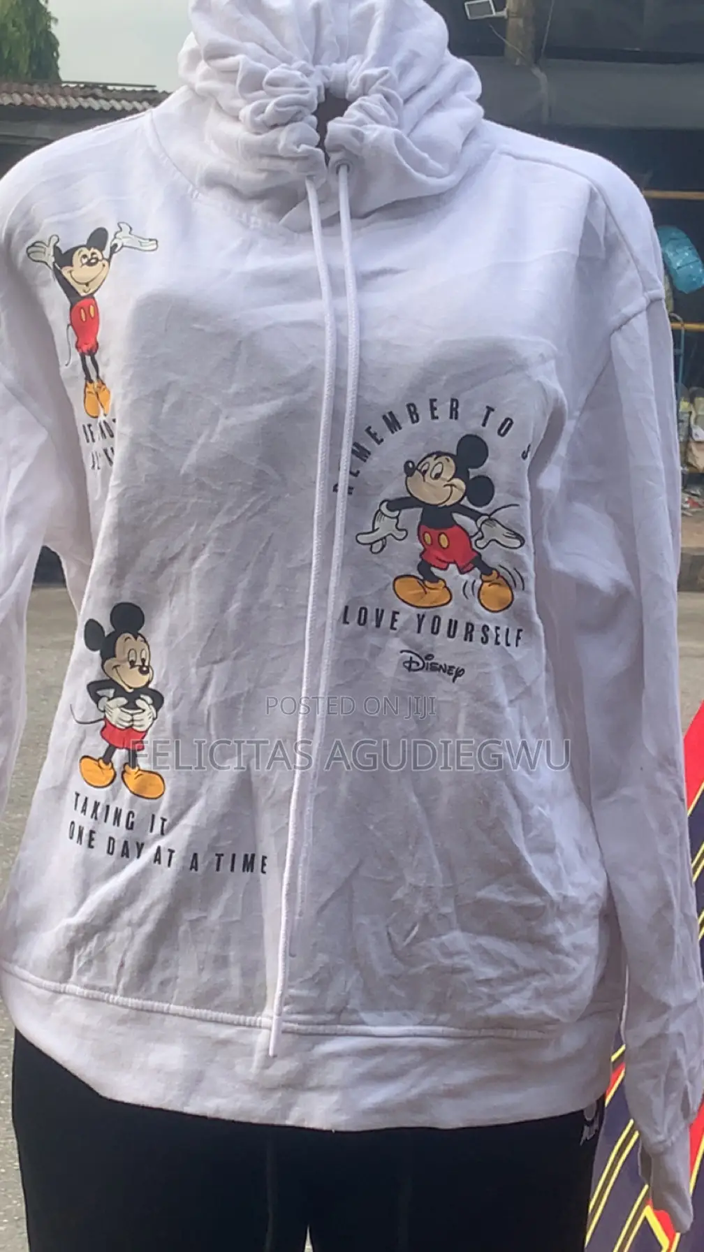 Sweater / Hoddie
