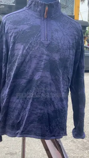Sweater / Hoddie