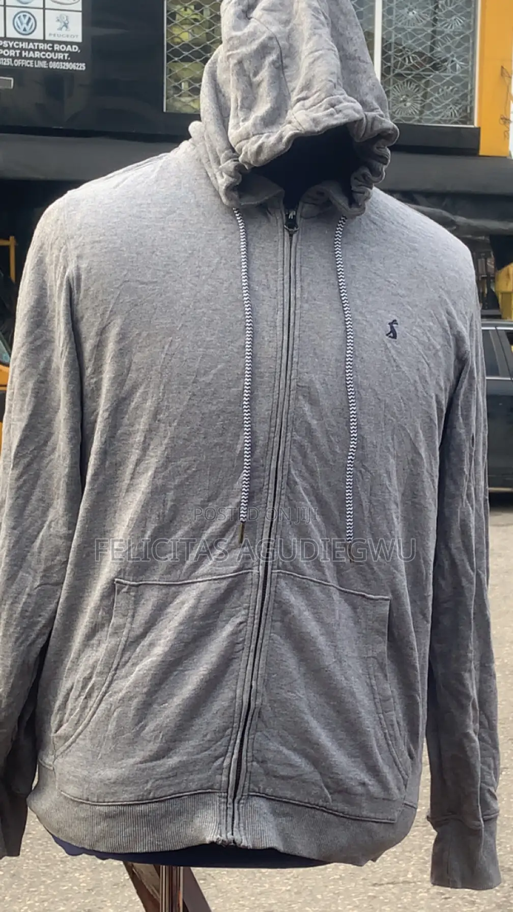 Sweater / Hoddie