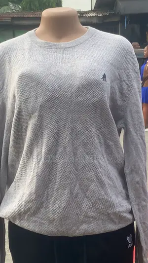 Sweater / Hoddie