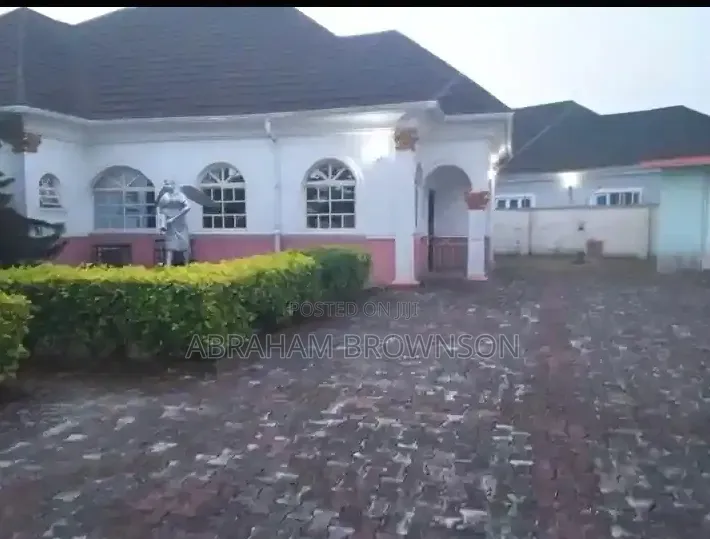 Furnished 4bdrm Duplex in Asim Itam St, Calabar for sale