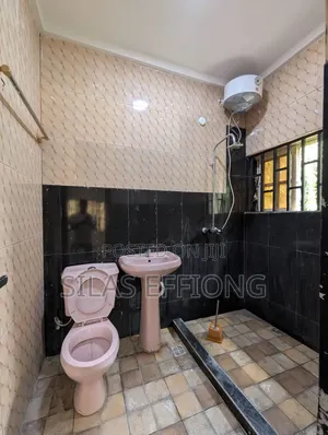 3bdrm Block of Flats in Osongama Estate, Uyo for rent
