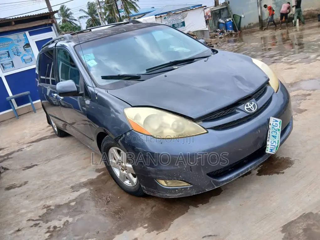 Toyota Sienna 2007 Gray