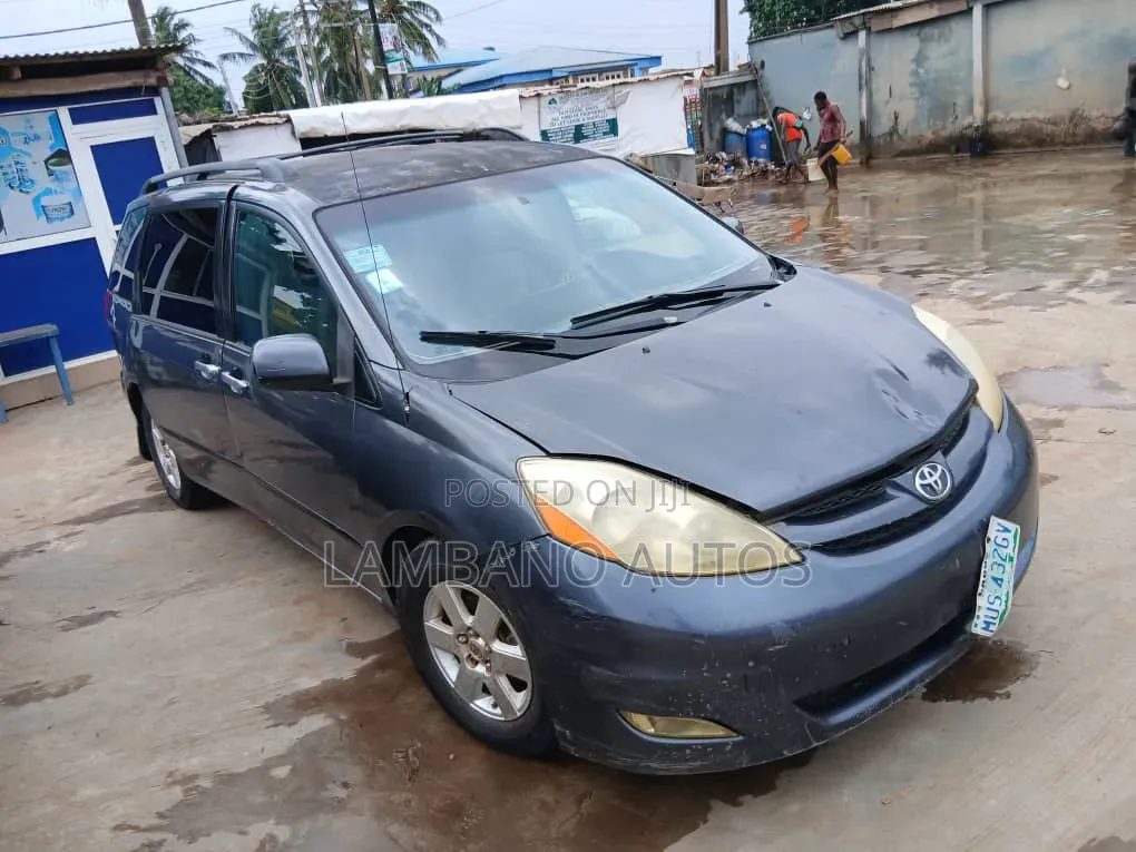 Toyota Sienna 2007 Gray