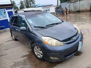 Toyota Sienna 2007 Gray